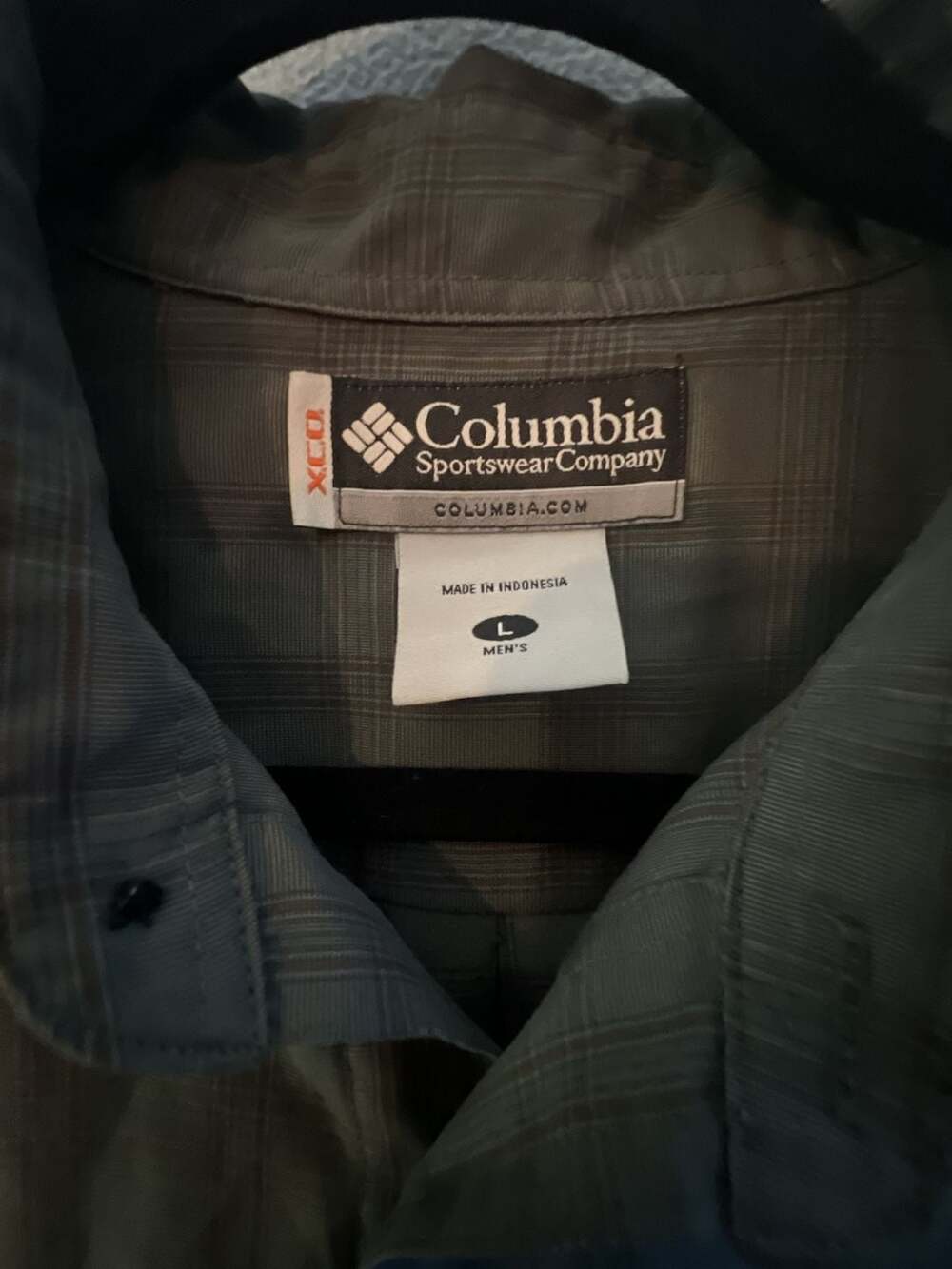 Columbia Sportswear Company Men's Long Sleeve Button Down Plaid Hiking Shirt